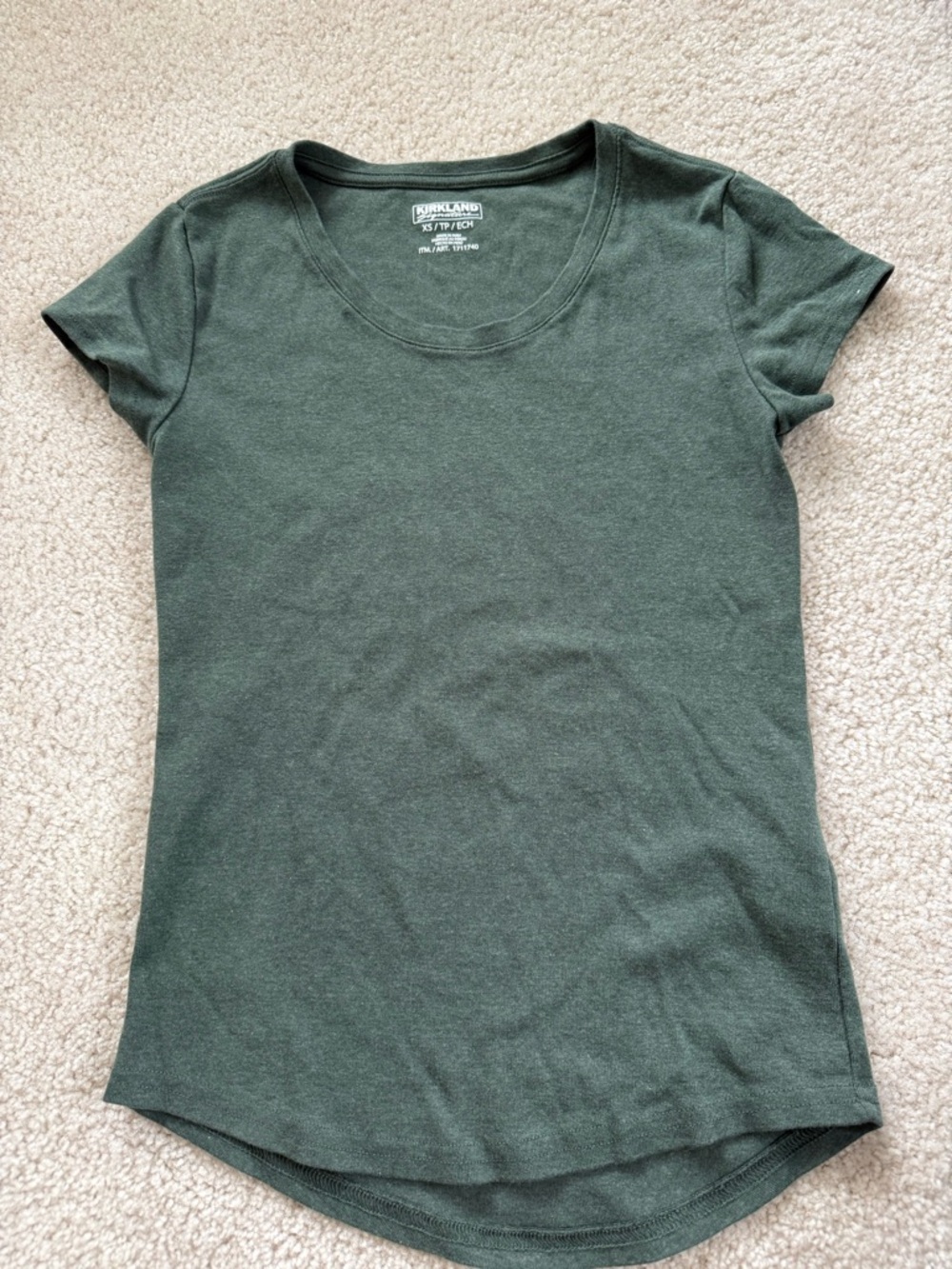 Kirkland Signature Women's Short Sleeve Scoop Neck Tee in Forest Green
